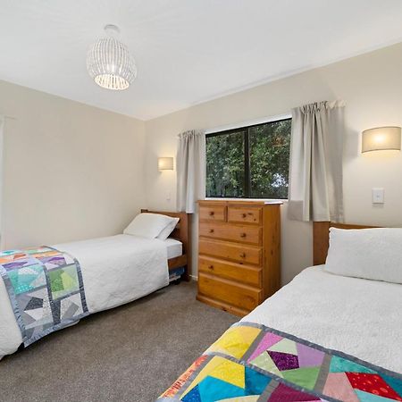 Wharerata - Otaki Beach Holiday Home Extérieur photo