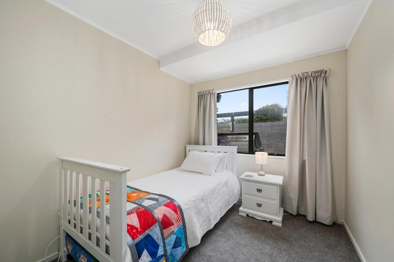 Wharerata - Otaki Beach Holiday Home Extérieur photo