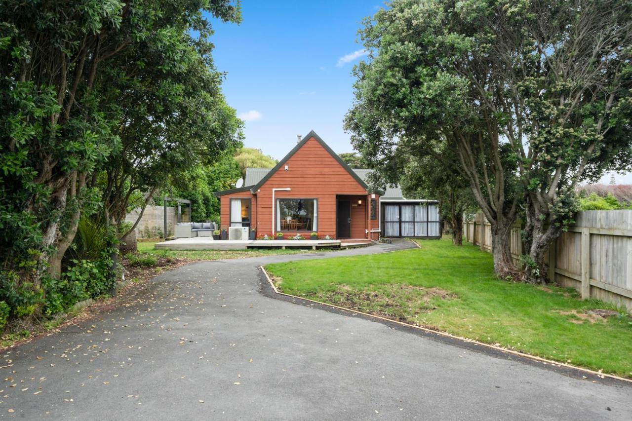 Wharerata - Otaki Beach Holiday Home Extérieur photo