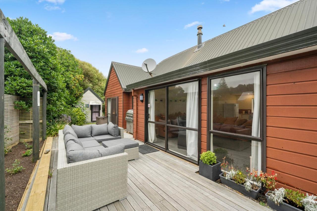 Wharerata - Otaki Beach Holiday Home Extérieur photo