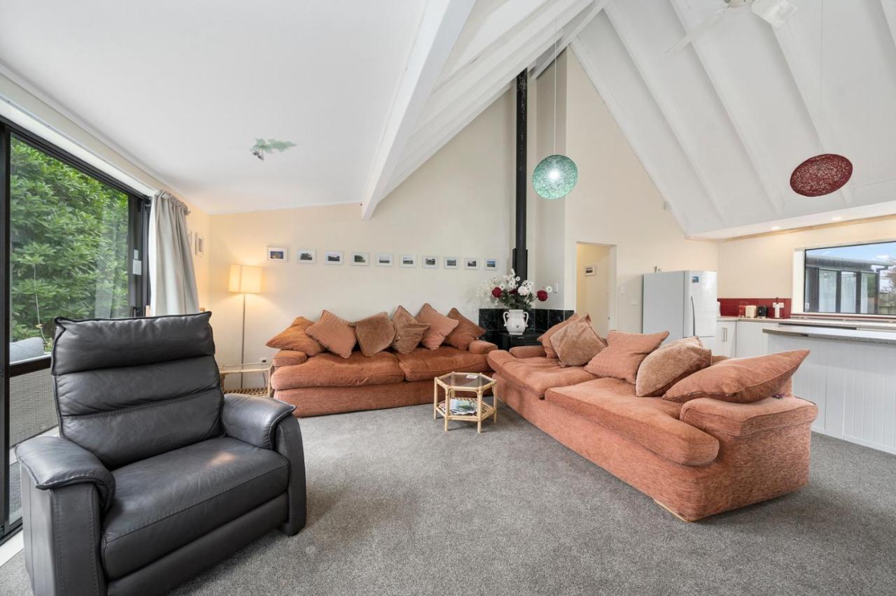 Wharerata - Otaki Beach Holiday Home Extérieur photo